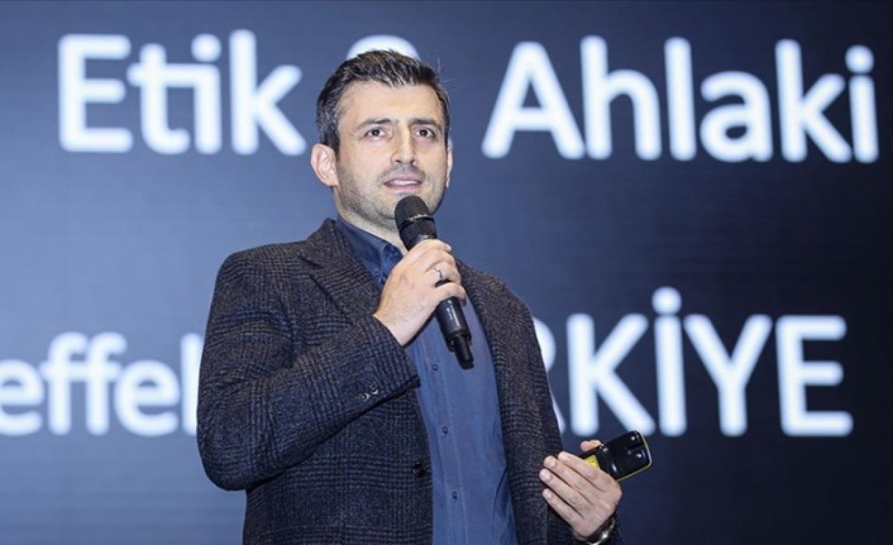 Zirve 23’ün sürpriz konuğu Selçuk Bayraktar oldu