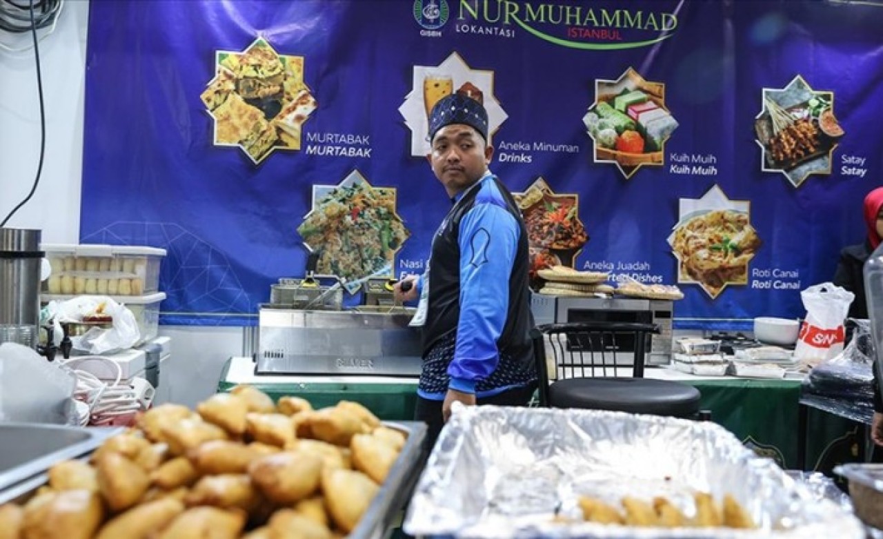 8. Dünya Helal Zirvesi ve 9. İİT Helal Expo Fuarı İFM'de devam ediyor