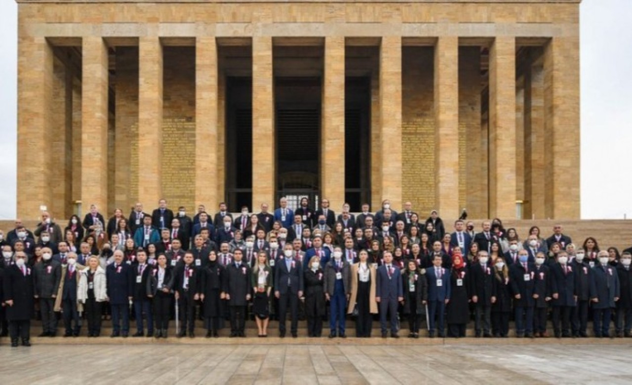 Bakan Özer,  öğretmenlerle Anıtkabir'i ziyaret etti