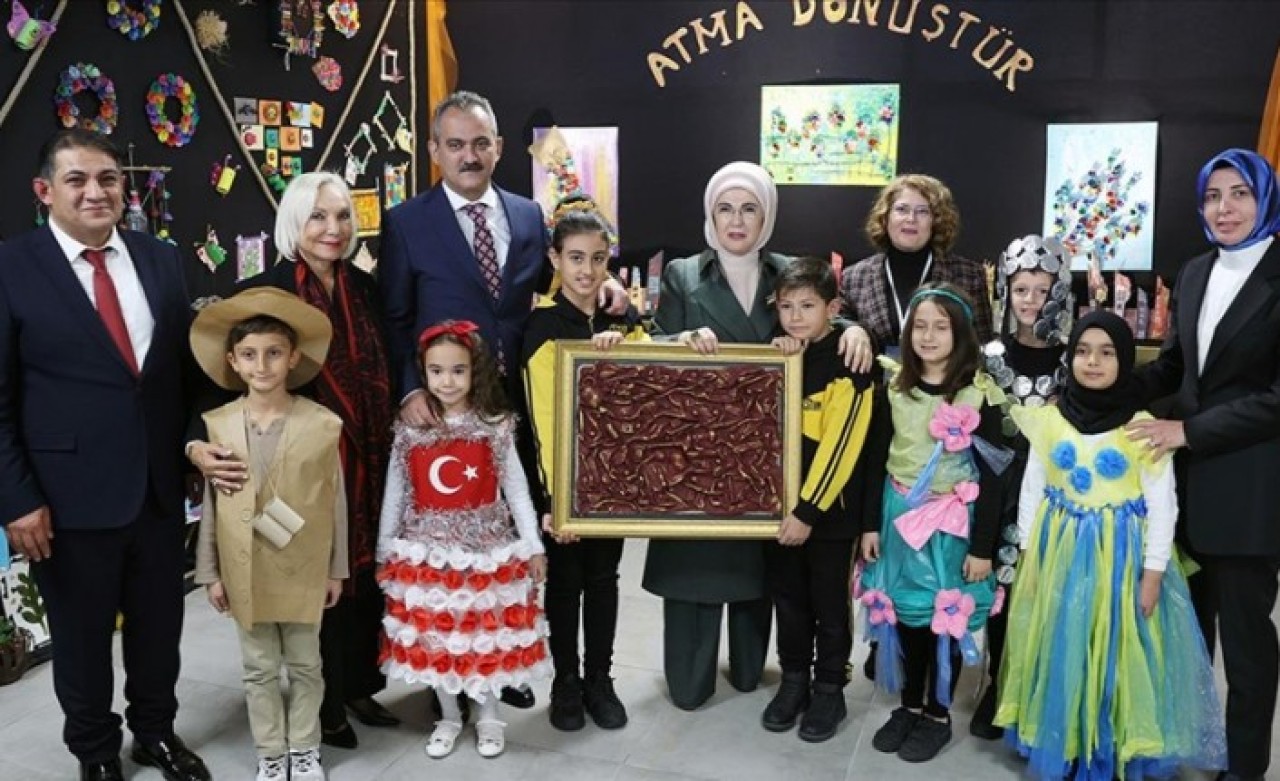 Bakan Özer: 'Tertemiz Yarınlar Okullarda Başlar' Projesi kapsamında okullalrın tamamını elden geçireceğiz