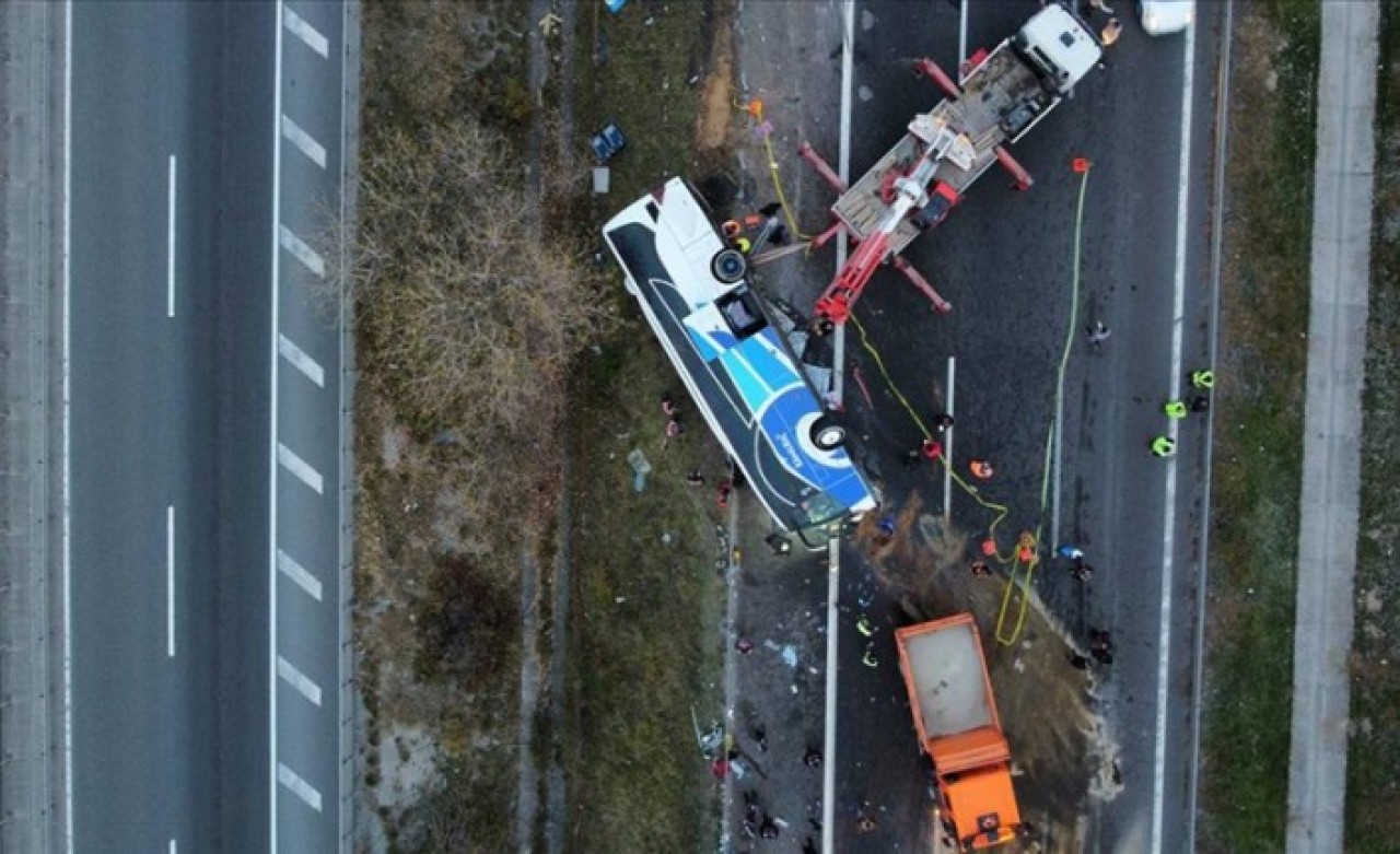 Bolu'da yolcu otobüsünün devrildiği kazada yaralanan yolculardan 28'i taburcu edildi