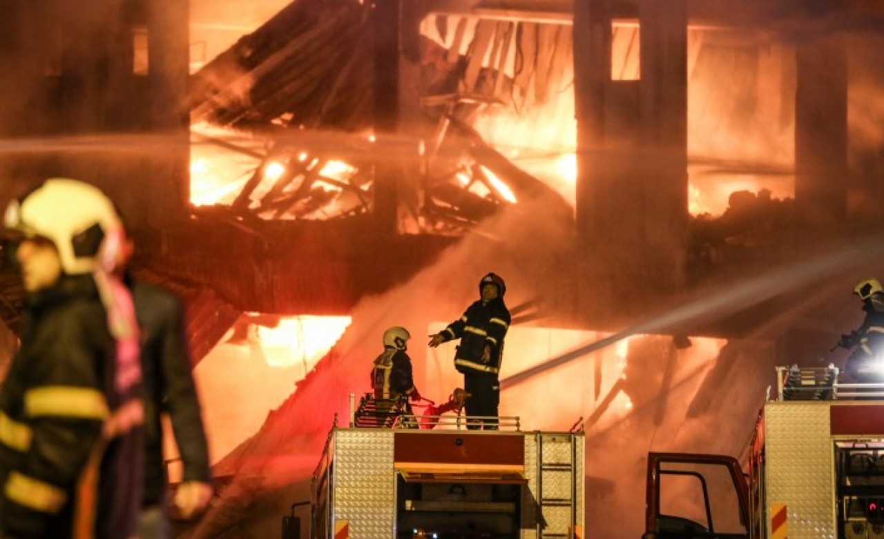Bursa'da yangın: Patlamalar da yaşanıyor