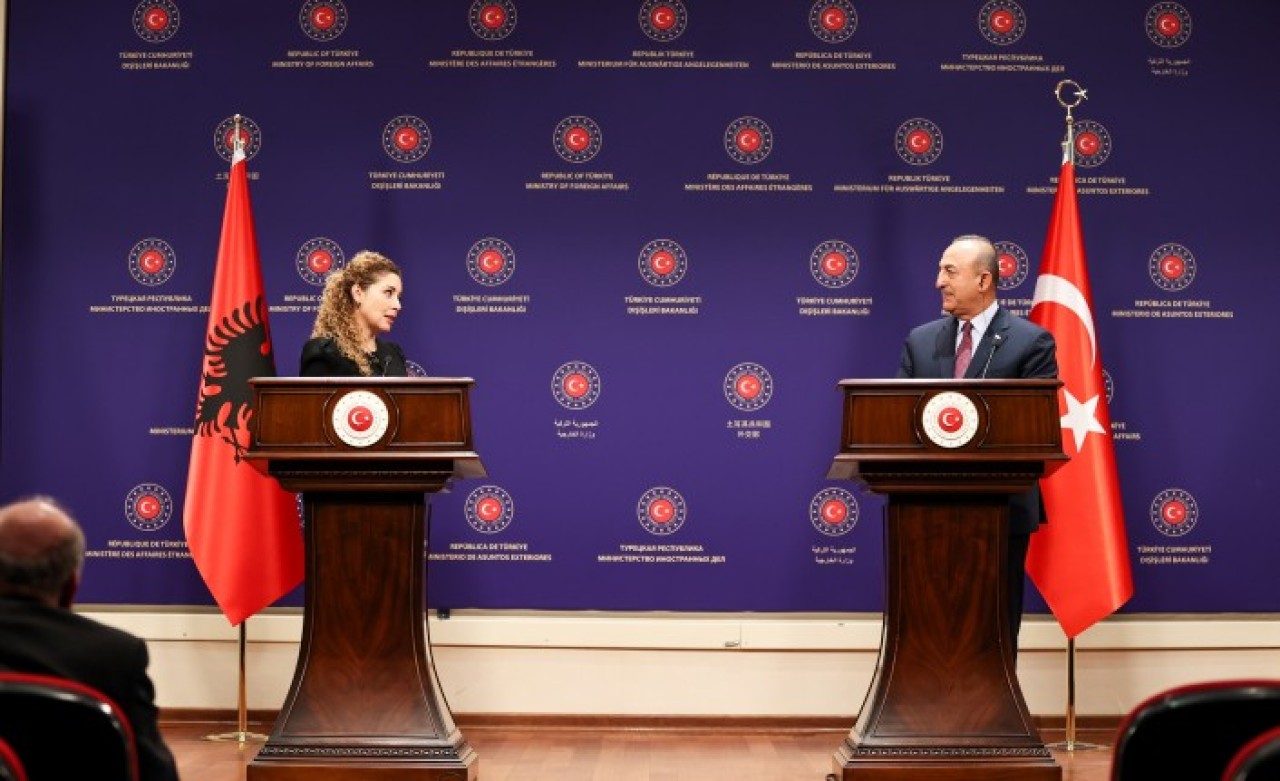 Çavuşoğlu,  Arnavutluk Dışişleri Bakanı Xhaçka ile görüştü: Thodex'in kurucusu Faruk Fatih Özer açıklaması