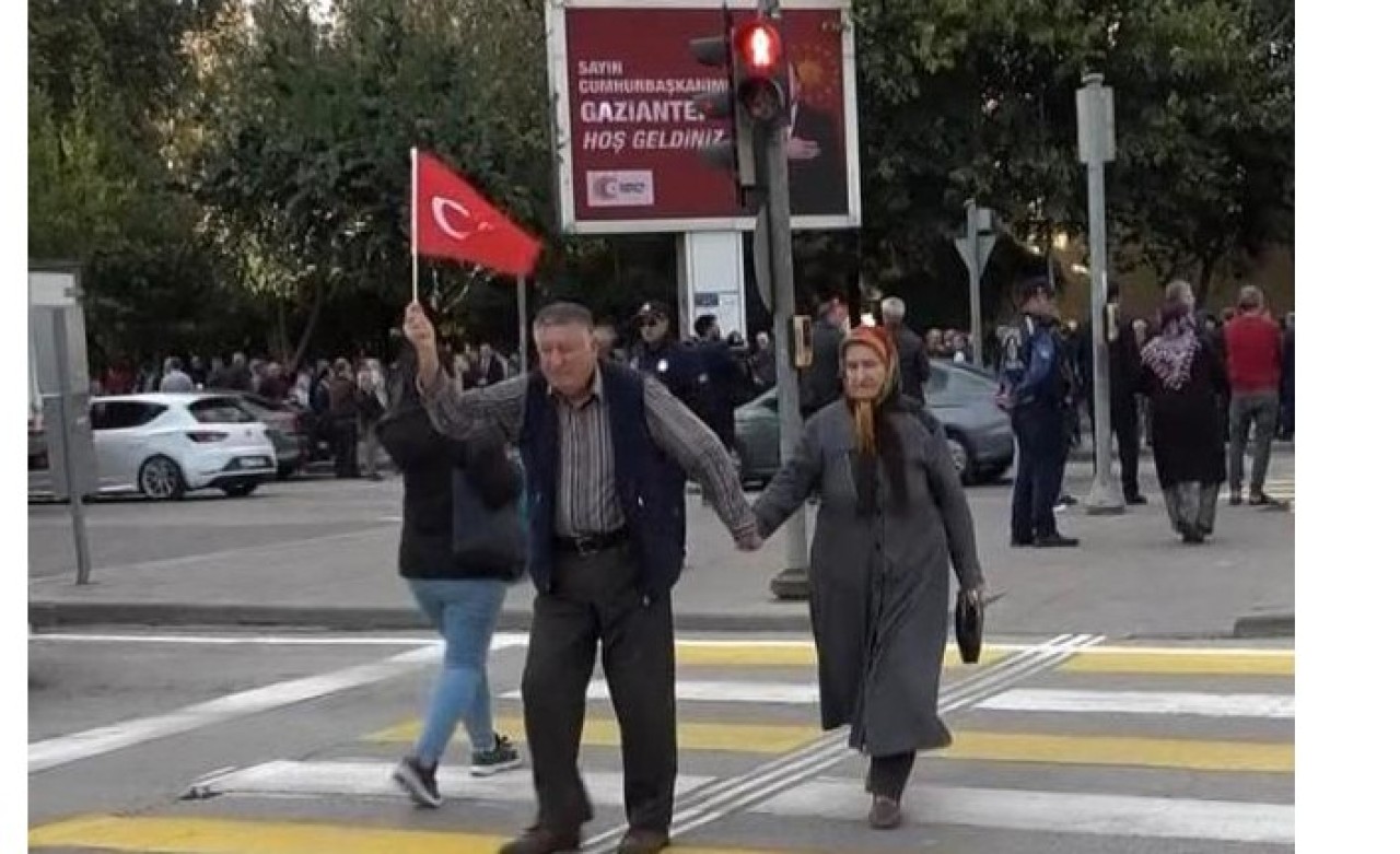 CHP'li Erdoğan hayranı: "Tayyip'in hastasıyım. Bu adama nankörlük edenler var,  onlar bu ülkenin vatandaşı değil"