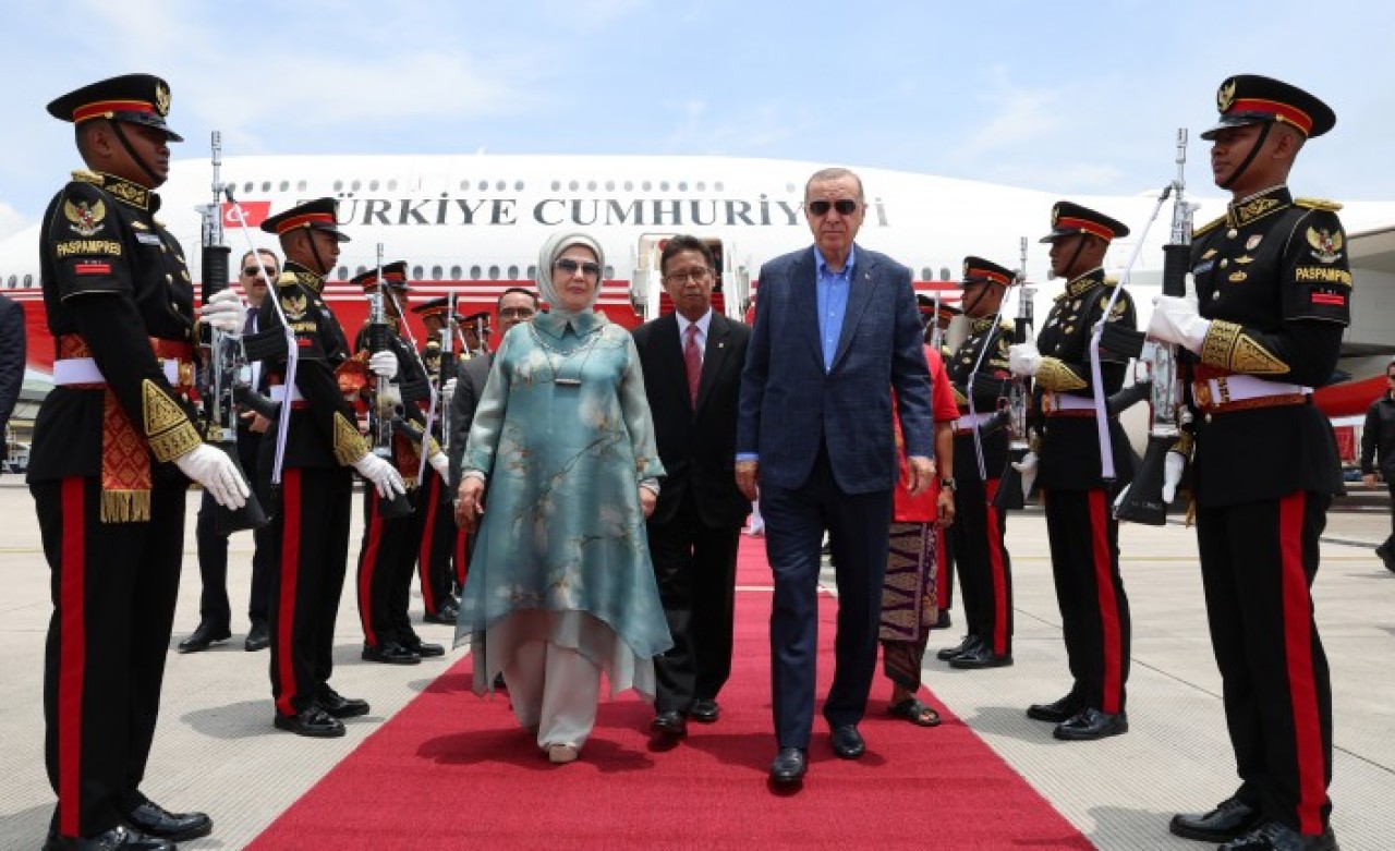 Cumhurbaşkanı Erdoğan,  Endonezya'ya geldi