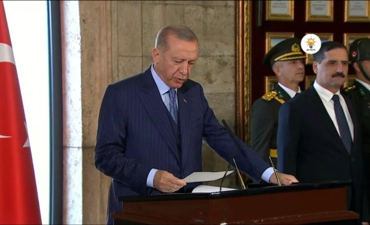 Devlet erkanı Atatürk'ün huzurunda: Cumhurbaşkanı Erdoğan bakın özel deftere ne yazdı!