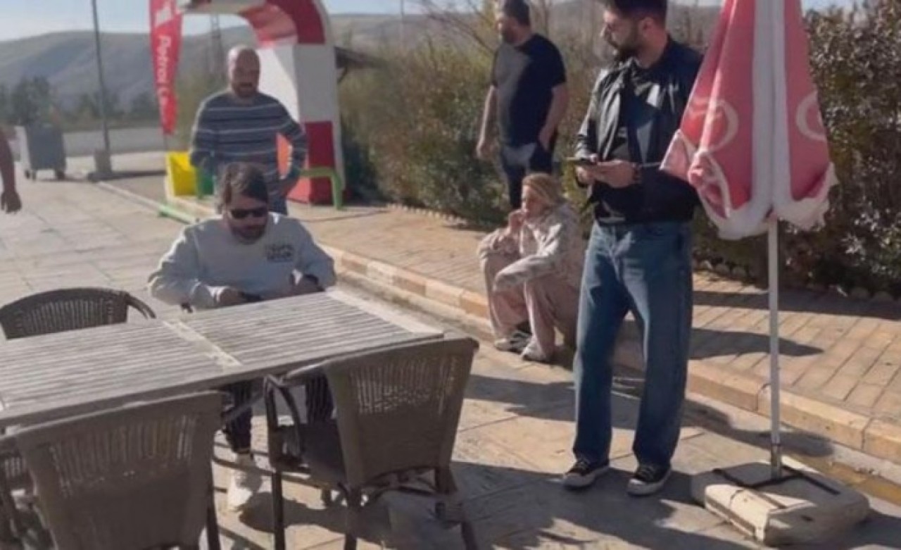 Amasya'daki feci kazada ölen tiyatrocu Tolga Güleryüz,  Burak Topçu ve Özgür Karataş'ın olaydan saatler önce çekilen görüntüleri ortaya çıktı