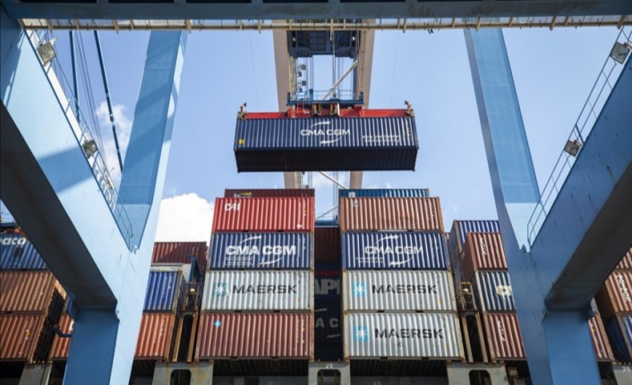 Hollanda'ya kimyevi madde,  Almanya'ya otomotiv ihraç ettik