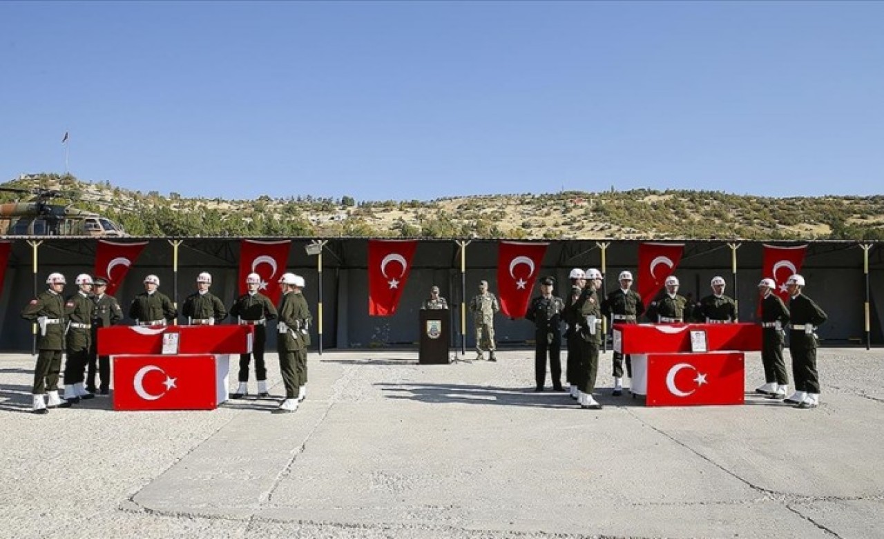 Irak'ın kuzeyinde şehit olan 2 asker için Şırnak'ta tören yapıldı