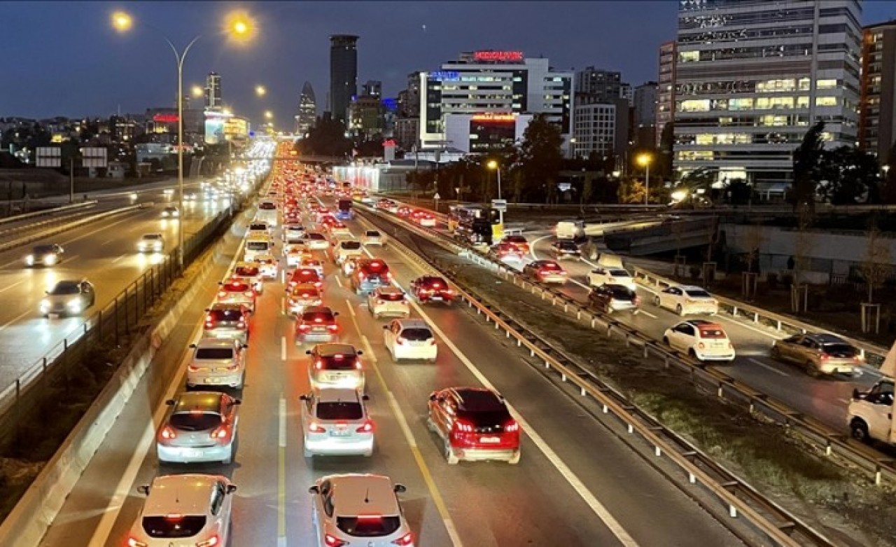 İstanbul'da trafik yoğunluğu yüzde 90'a ulaştı