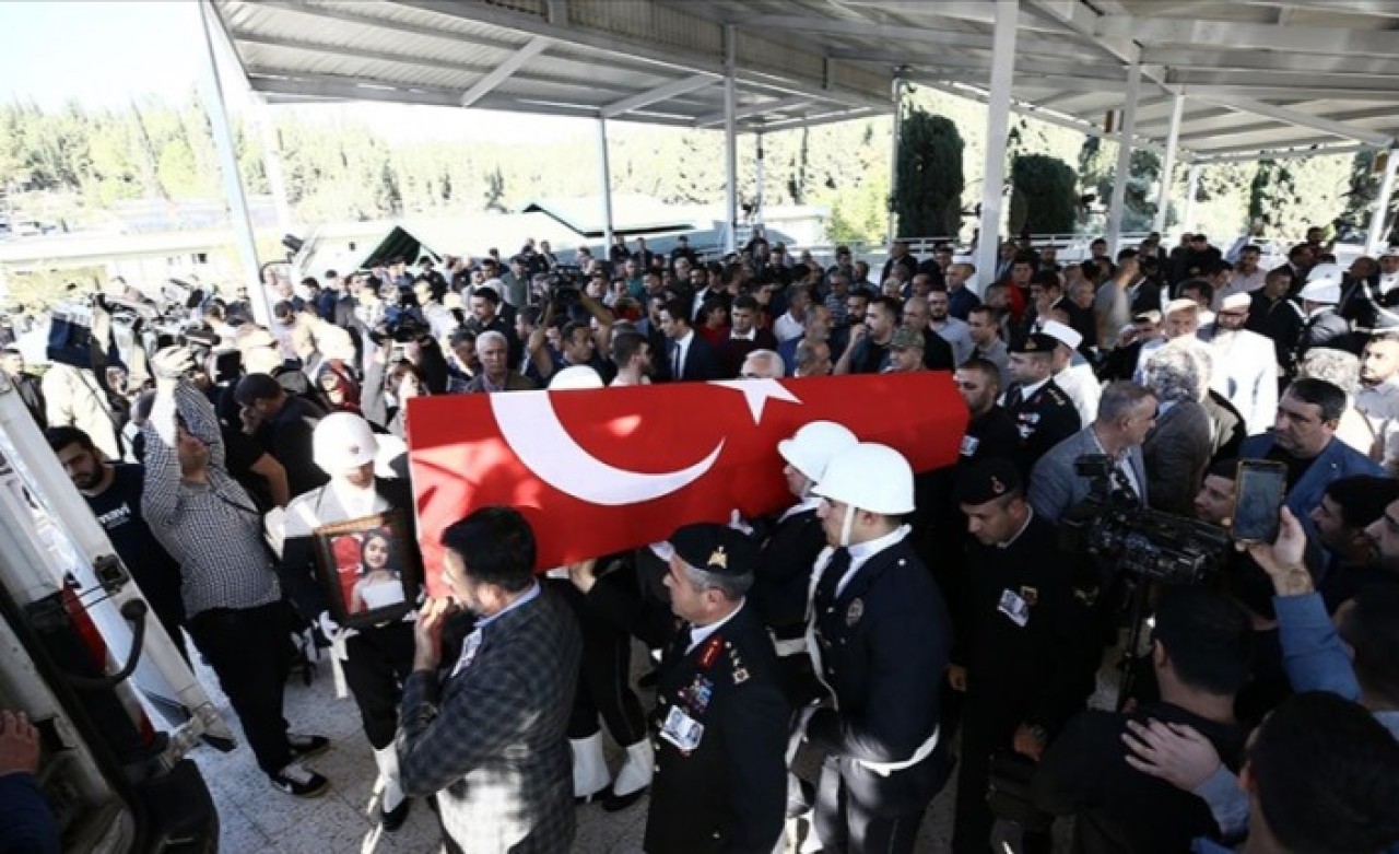 Terör şehidi baba kızın cenazeleri Adana'da defnedildi