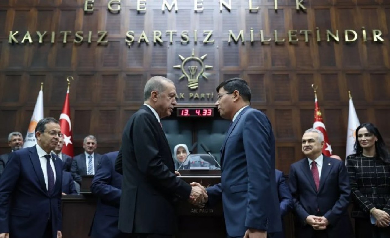 İYİ Partili Nazilli Belediye Başkanı Kürşat Engin Özcan,  AK Parti'ye geçti