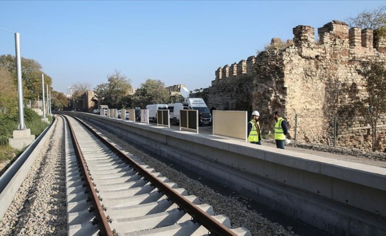 Kazlıçeşme-Sirkeci Raylı Sistem Projesi'nde ilk ray kaynağı yapıldı