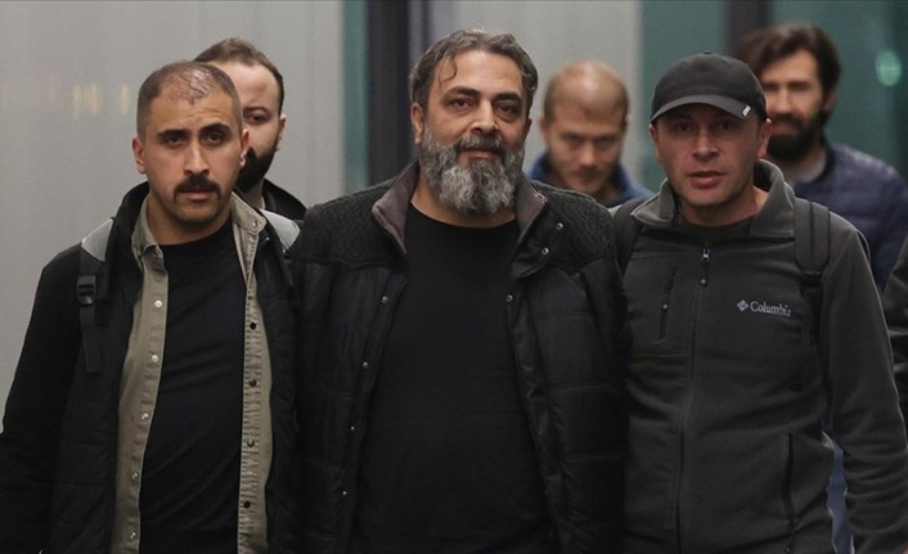 Kırmızı bültenle aranırken Arnavutluk'ta yakalanan Salih Akkurt Türkiye'ye getirildi