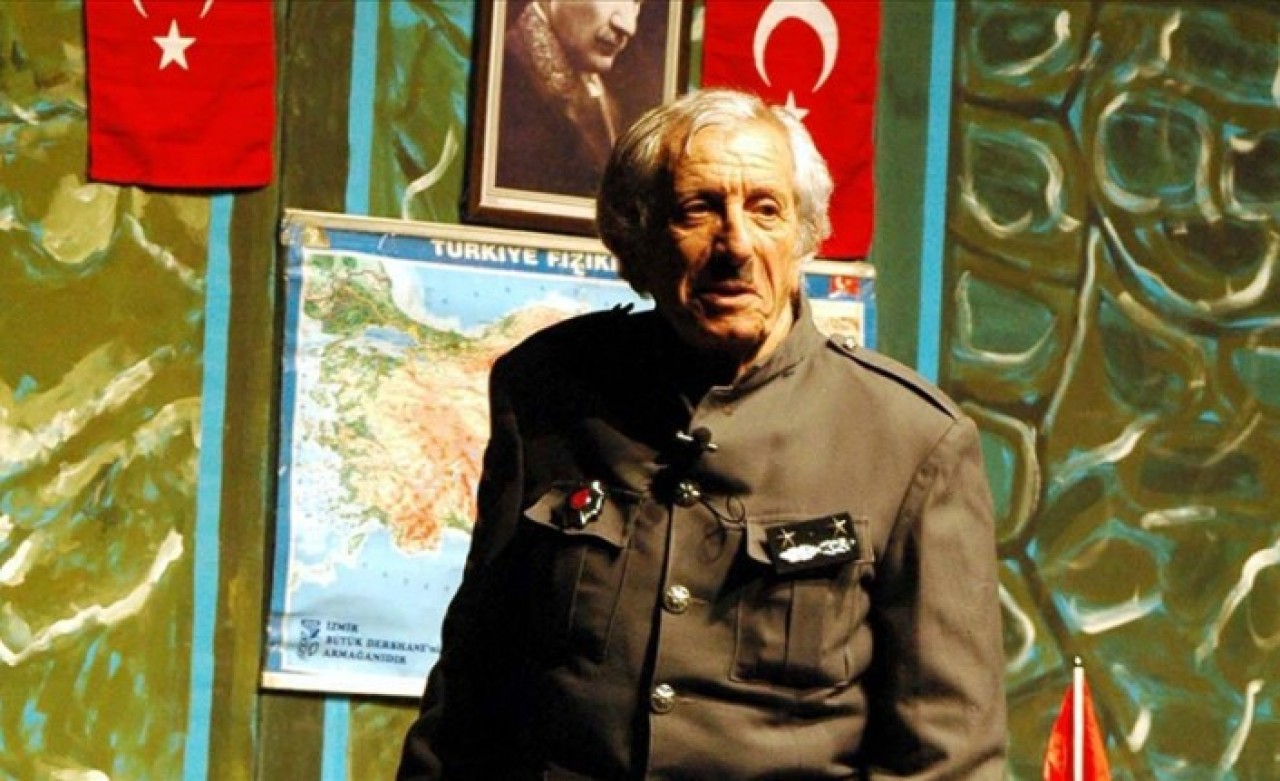 Komedi ve güldürünün ustası: Nejat Uygur