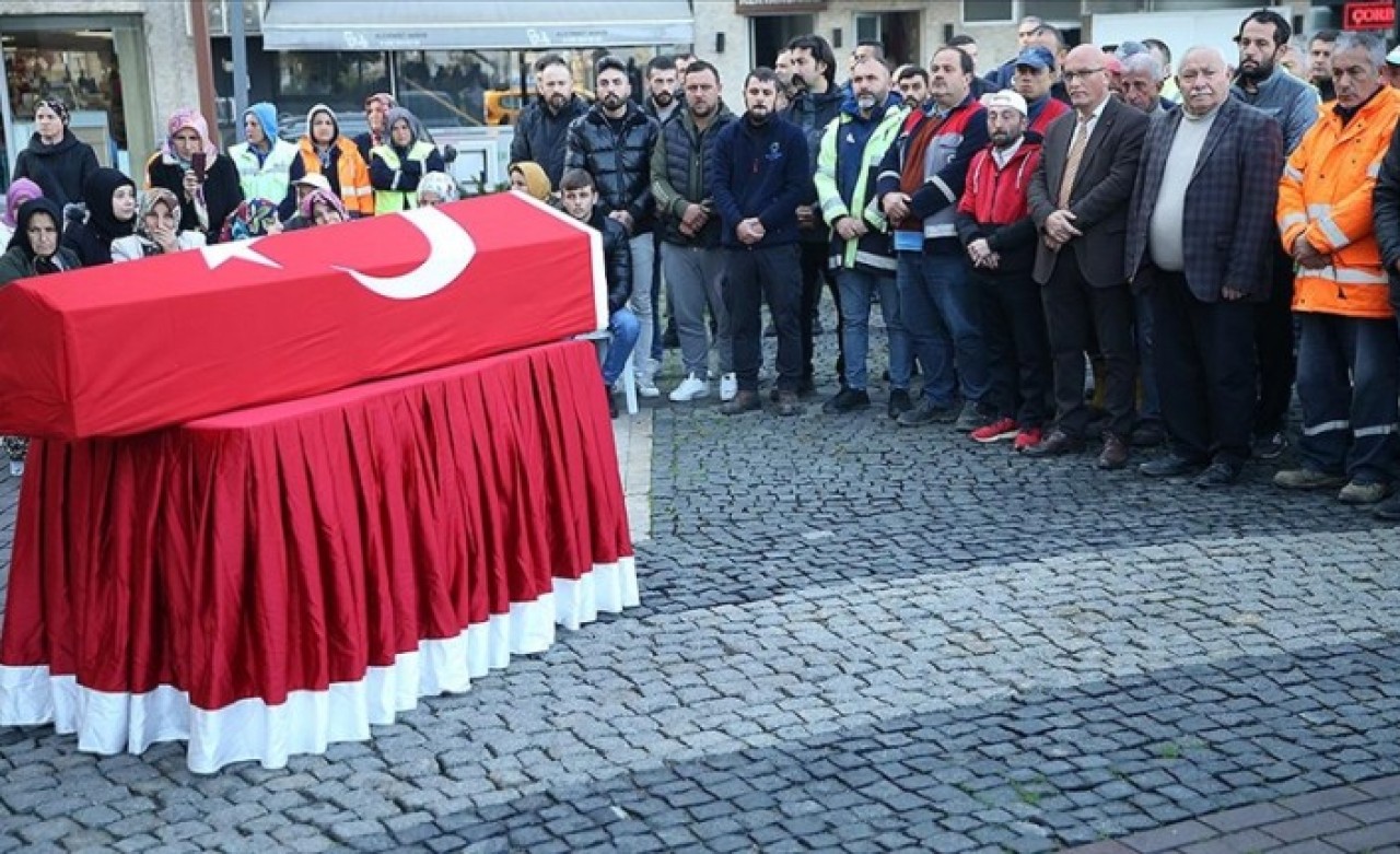 Köpeklerden kaçarken aracın çarpması sonucu ölen işçi Metin Tirkil için tören düzenlendi