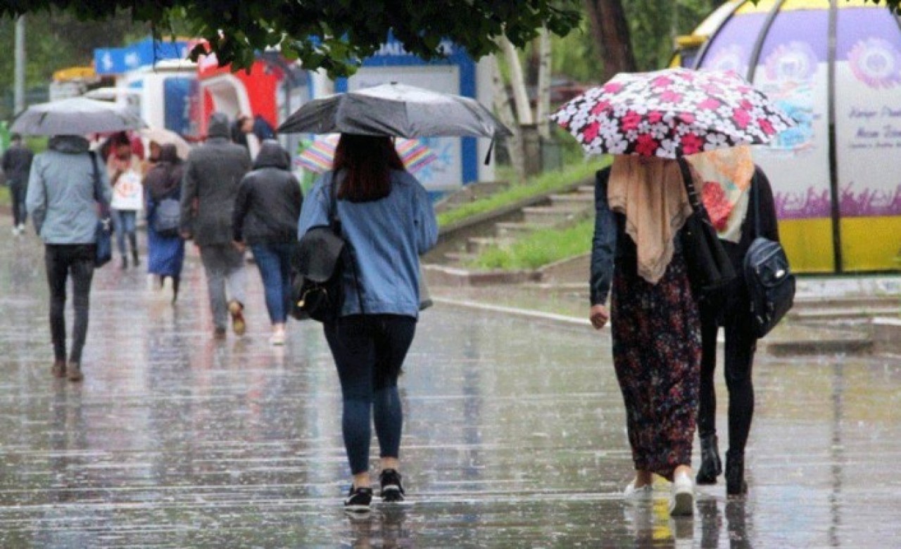 Meteoroloji tek tek açıkladı: Bu illerde çok yağmur yağacak,  sel ve su baskınına dikkat