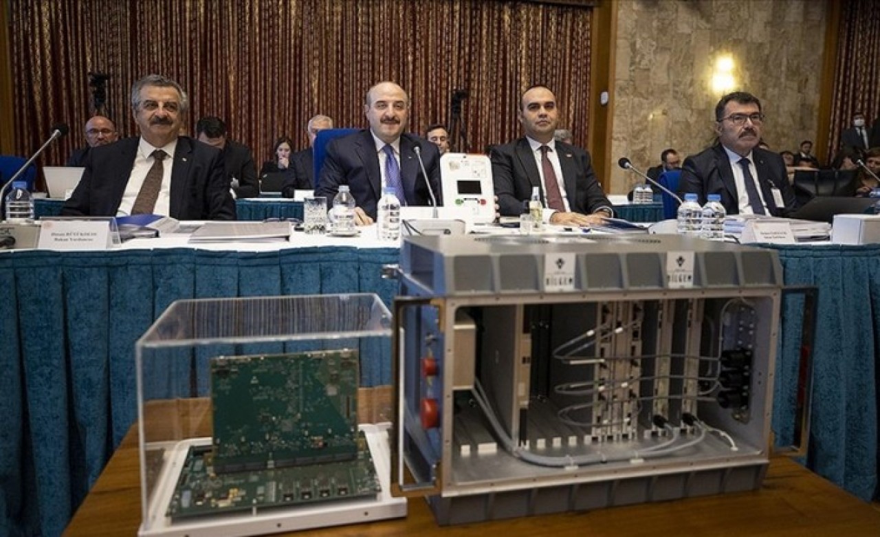 "Milli Muharip Uçak"ın kritik parçası TBMM'de tanıtıldı