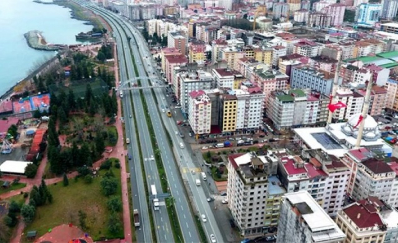 Rize Valiliği'nden şaşkınlık yaratan açıklama: Hafta sonu vatandaşlarımız şaşkınlık,  göz kamaşması gibi olumsuzluklara karşı dikkatli olsun