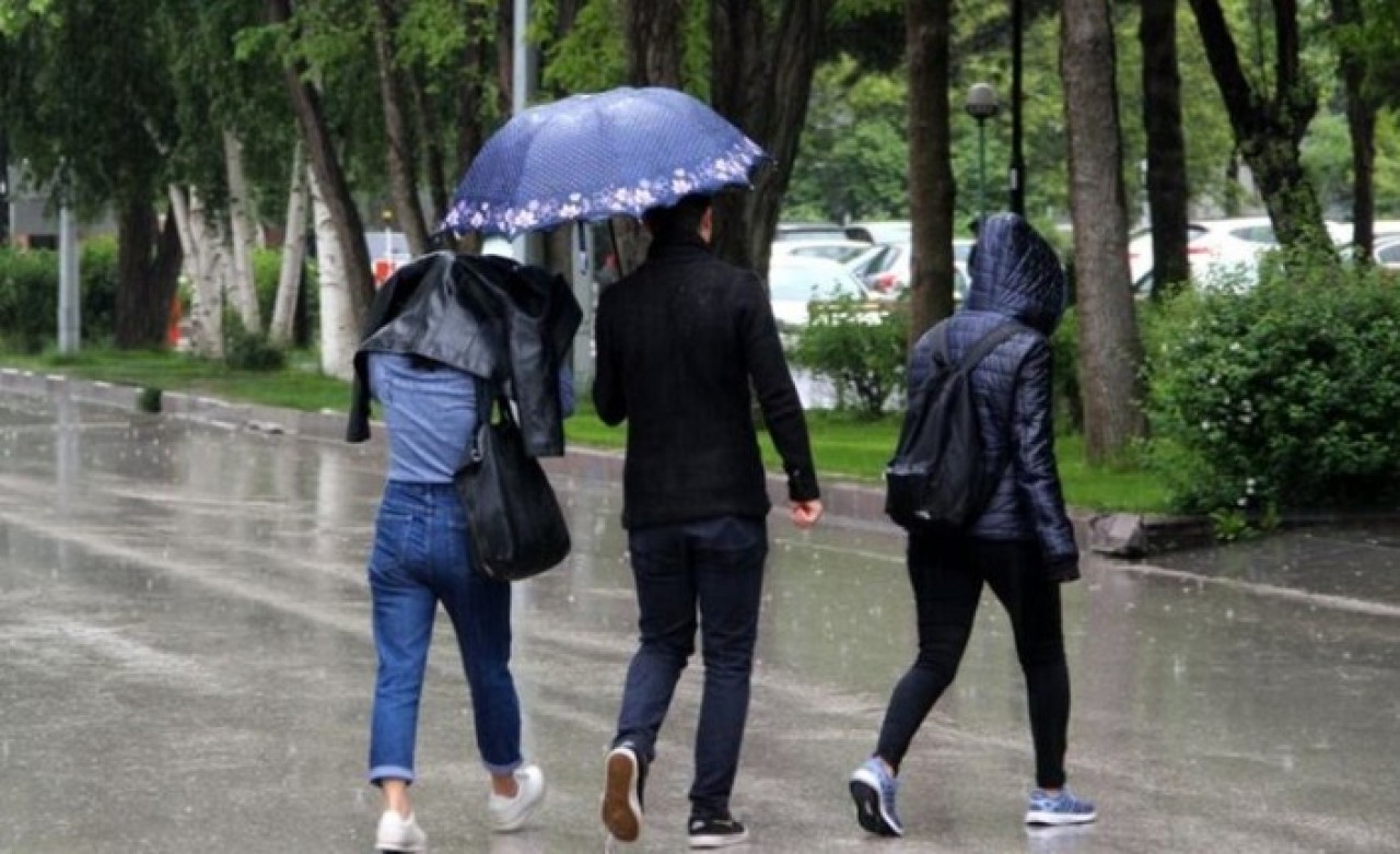 Şemsiyeleri hazırlayın! Meteoroloji uzmanı açıkladı: Yarından itibaren yağmur başlayacak