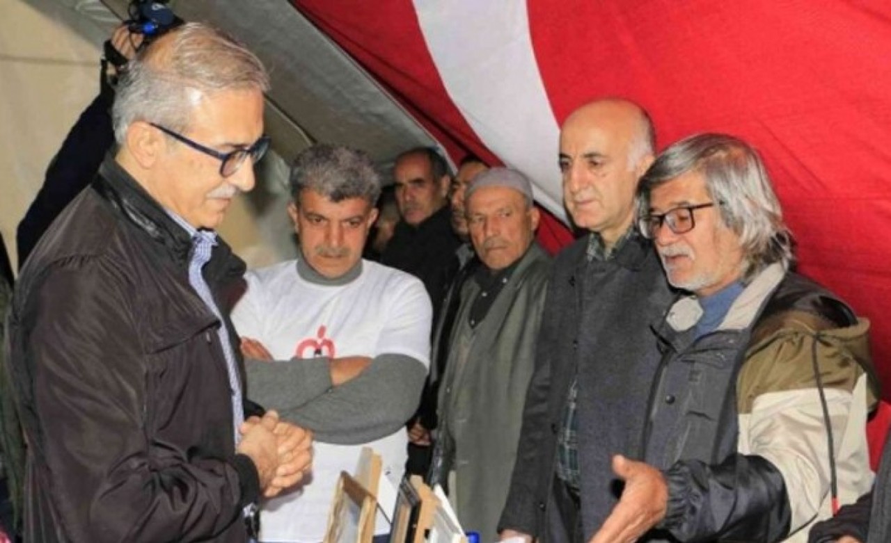 SSB Başkanı İsmail Demir’den Evlat Nöbetindeki Annelere Ziyaret