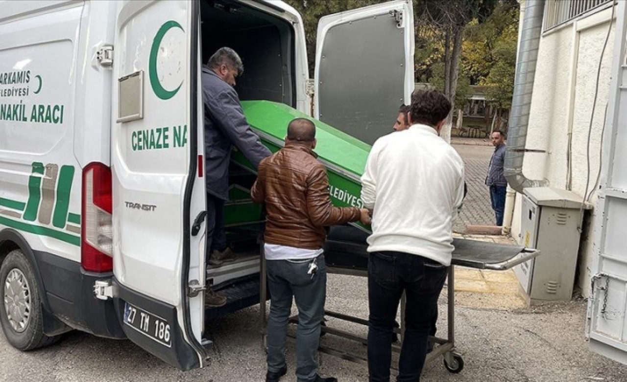 Terör saldırısında hayatını kaybeden öğretmen Ayşenur Alkan ve Hasan Karataş'ın  cenazeleri yakınlarına teslim edildi