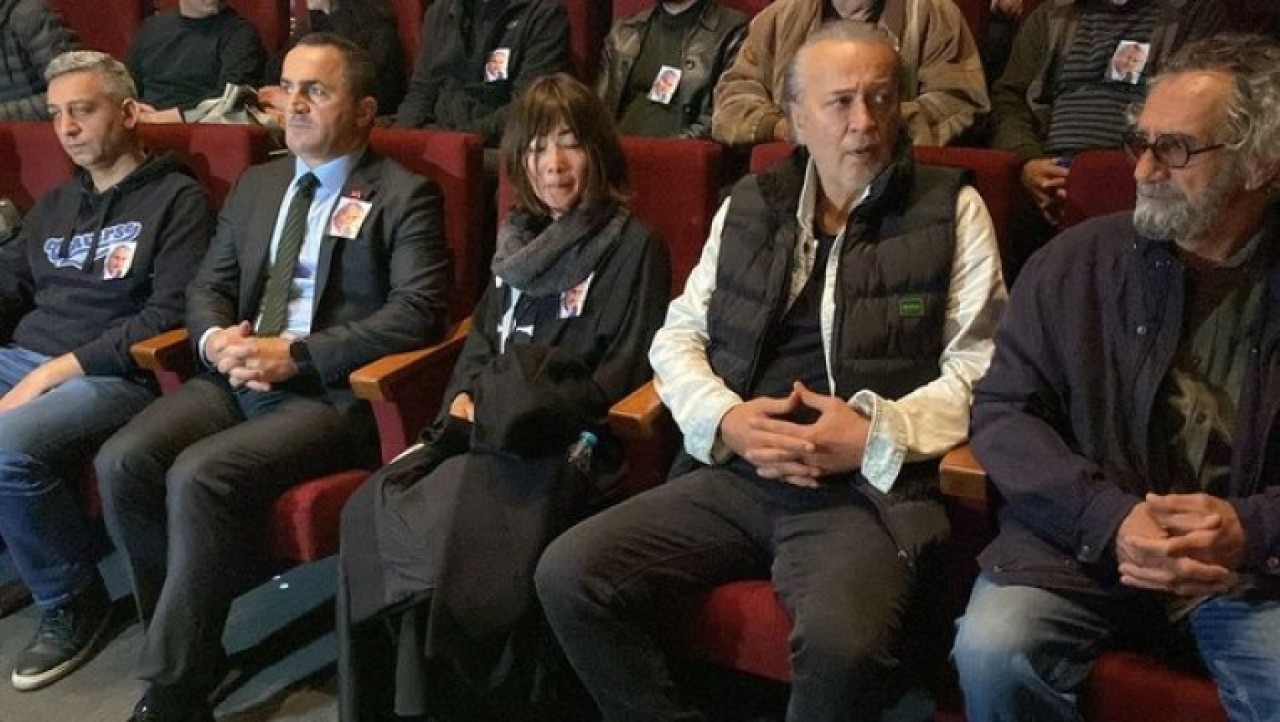 Vefat eden oyuncu Rıza Akın'a veda: Japon eşi Miho Shimotashiro'nun gözyaşları sel oldu