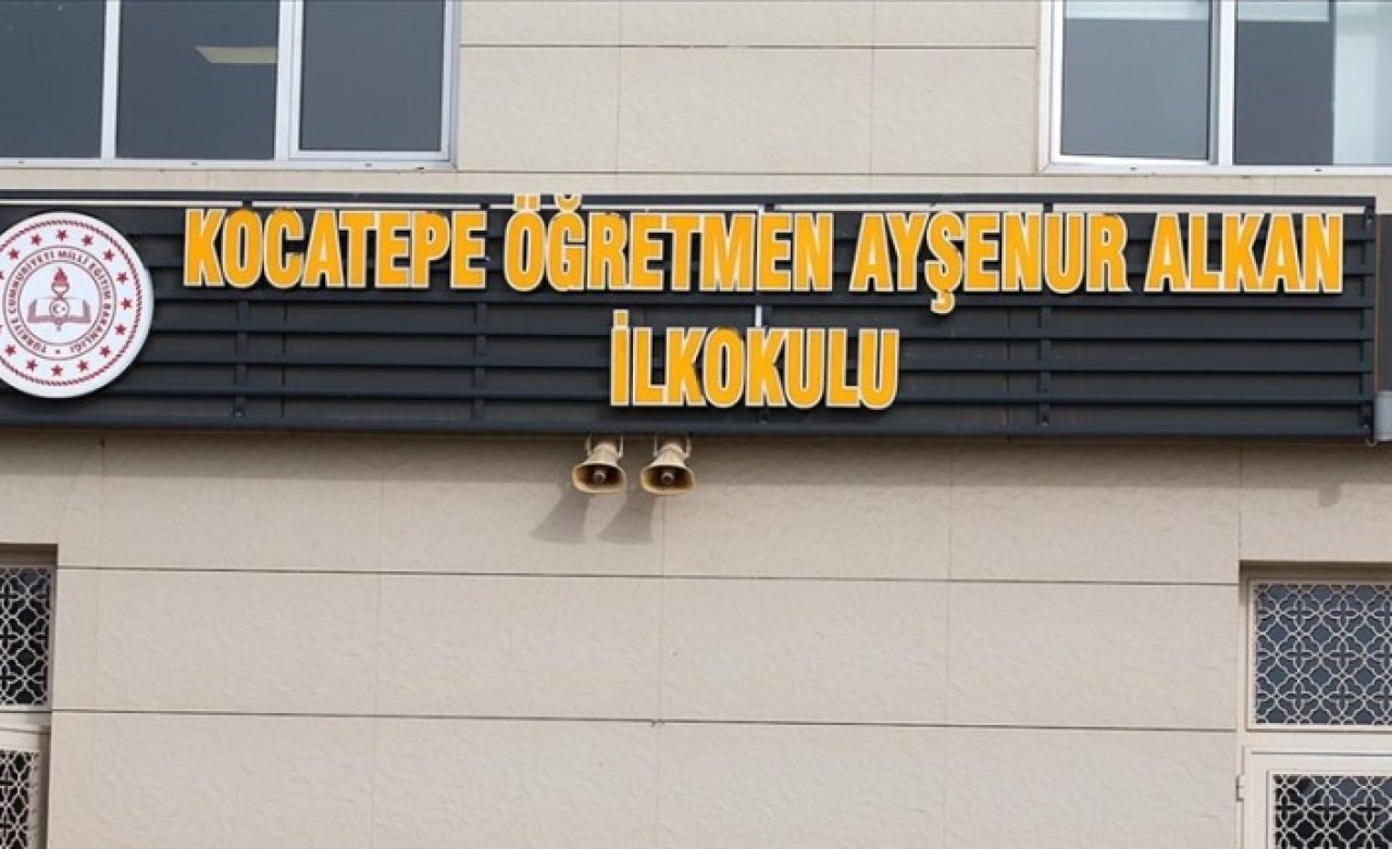 Şehit öğretmen Ayşenur Alkan'ın adı görev yaptığı okula verildi