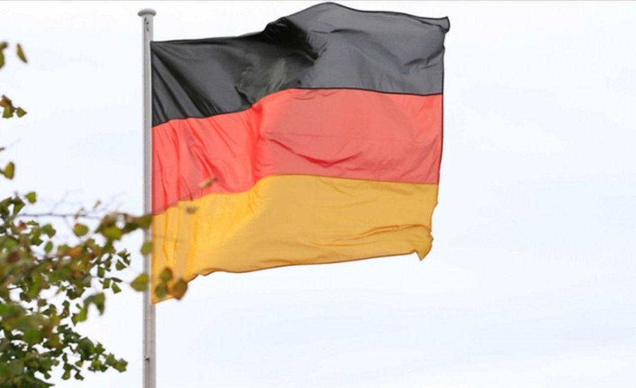 Almanya'da darbe şüphelisi memurlar ihraç edilecek mi? Darbe konusunda Türkiye'yi anlamak!