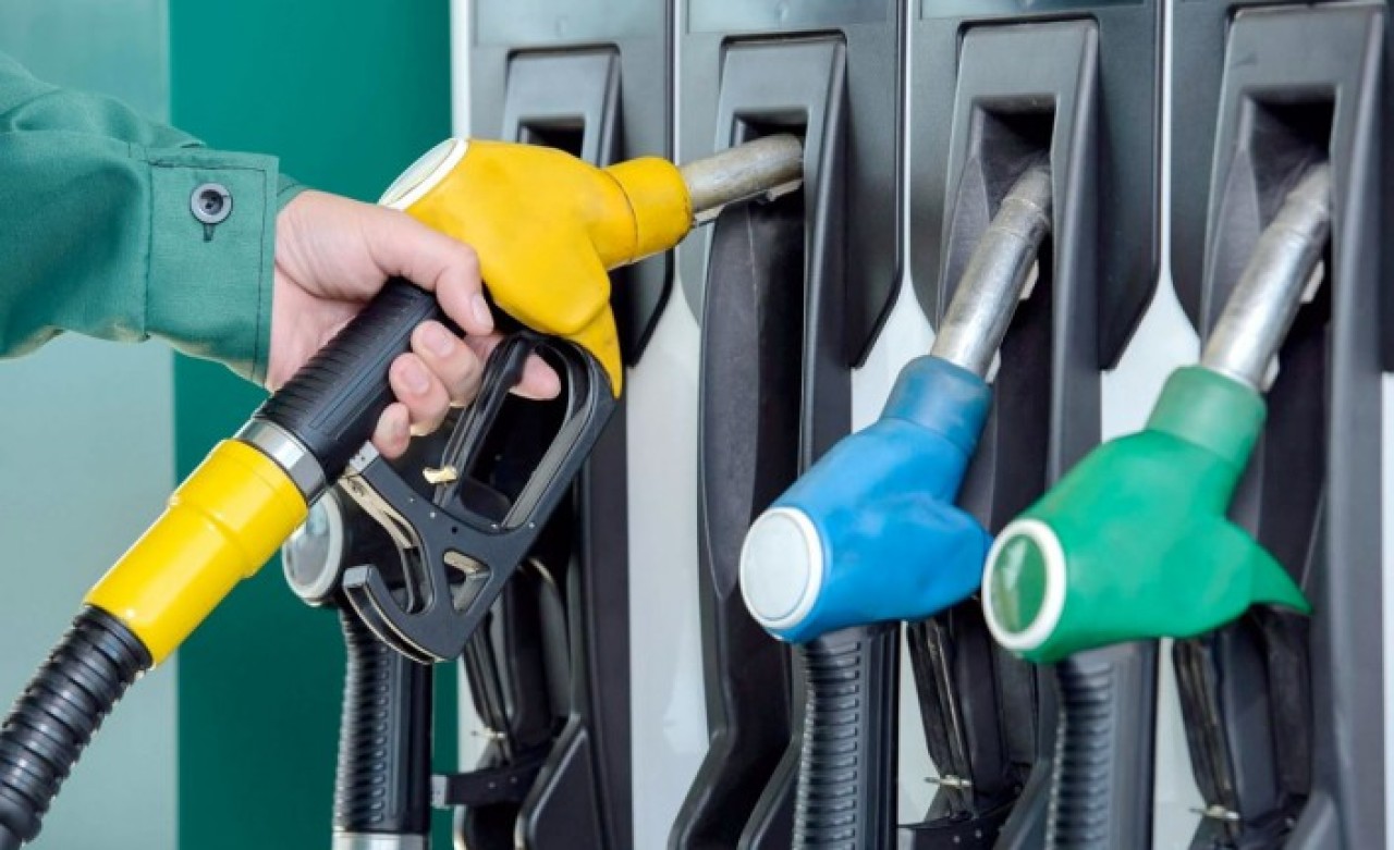 Asgari ücrete zam açıklanır açıklanmaz bakın ne oldu? Siz uyurken gece yarısı benzine yeni ayar