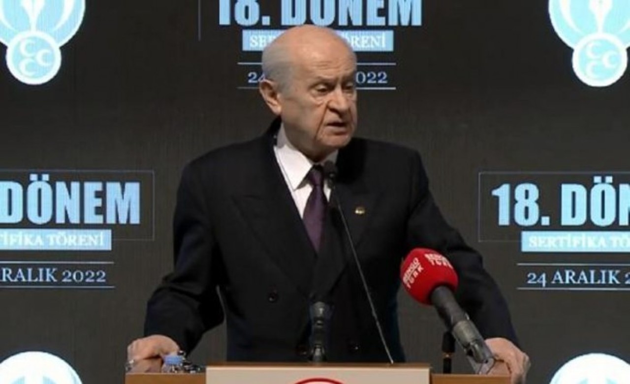 Bahçeli: Baba ile oğul çekişmeli,  babayla abla ihtilaflı,  oğul ile abla kumpasçı!