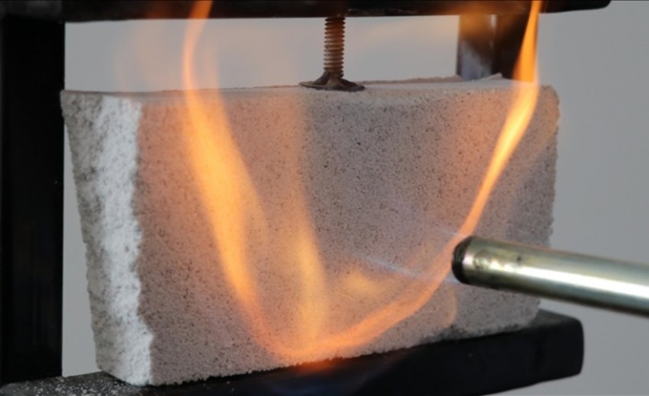 Bor katkılı "yanmaz izolasyon malzemesi" geliştirdi