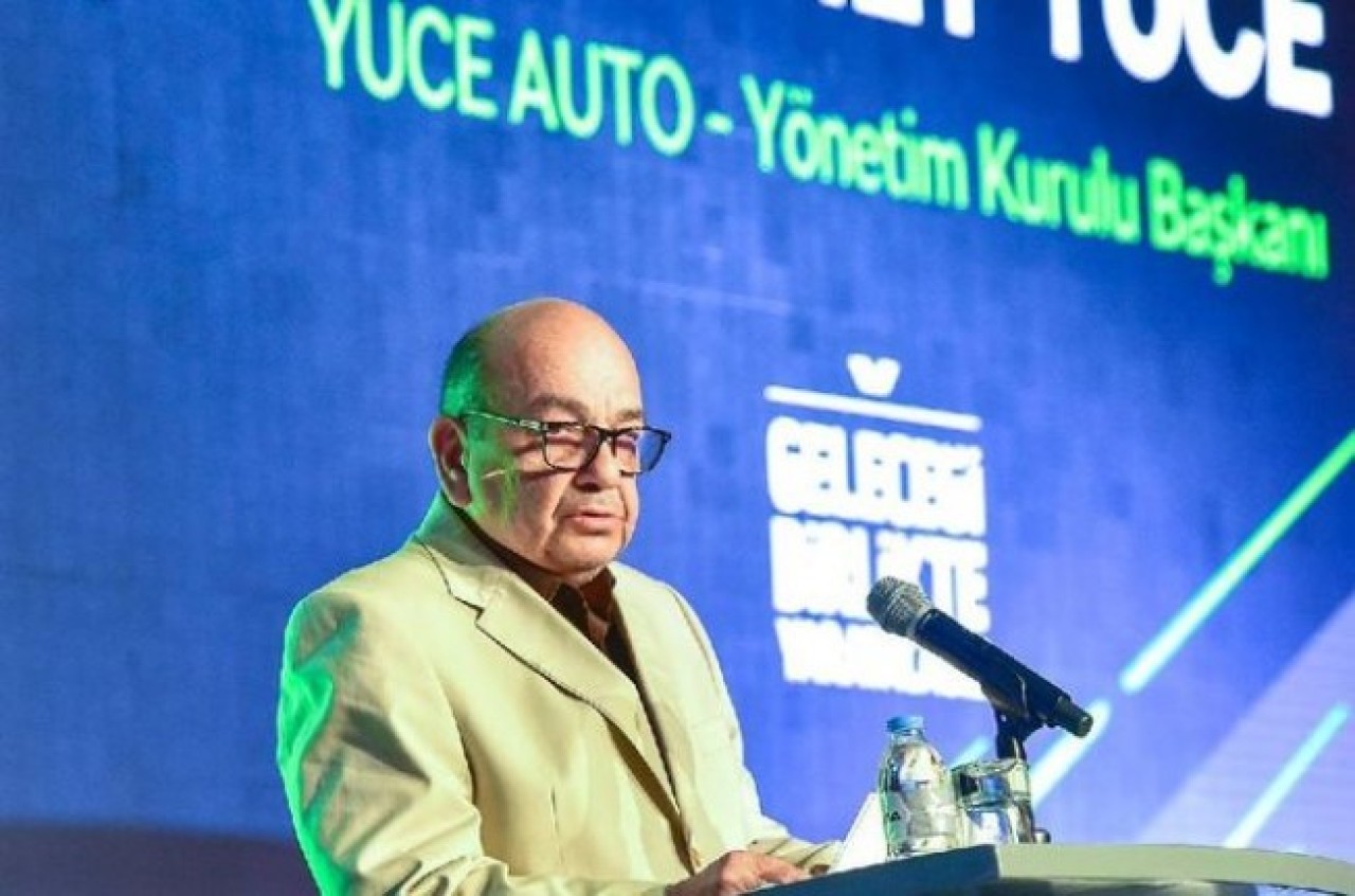 Böyle patronlar da var: Ahmet Yüce çalışanlarına 25 maaş ikramiye verdi