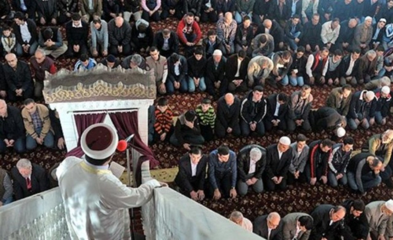 Diyanet Cuma Hutbesini Yayınlandı: Hutbenin konusu "Hayatın tekrarı yok"