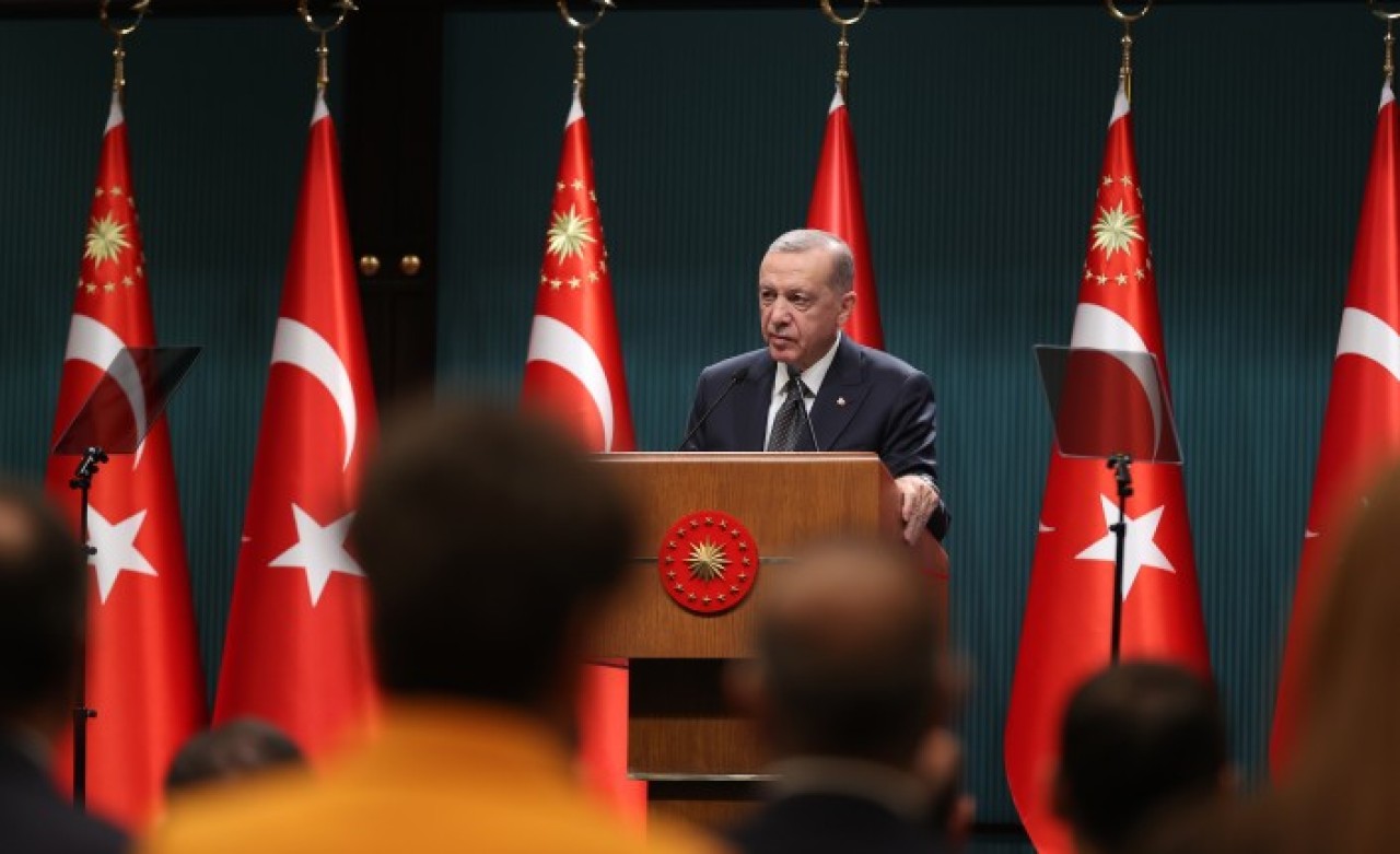 Erdoğan'dan öğrencilere müjde: Yeni burs ve kredi miktarlarını açıkladı