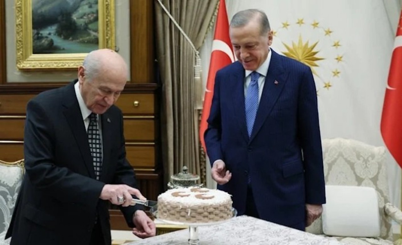 Erdoğan ve Bahçeli pasta kesti: Bakın neden?