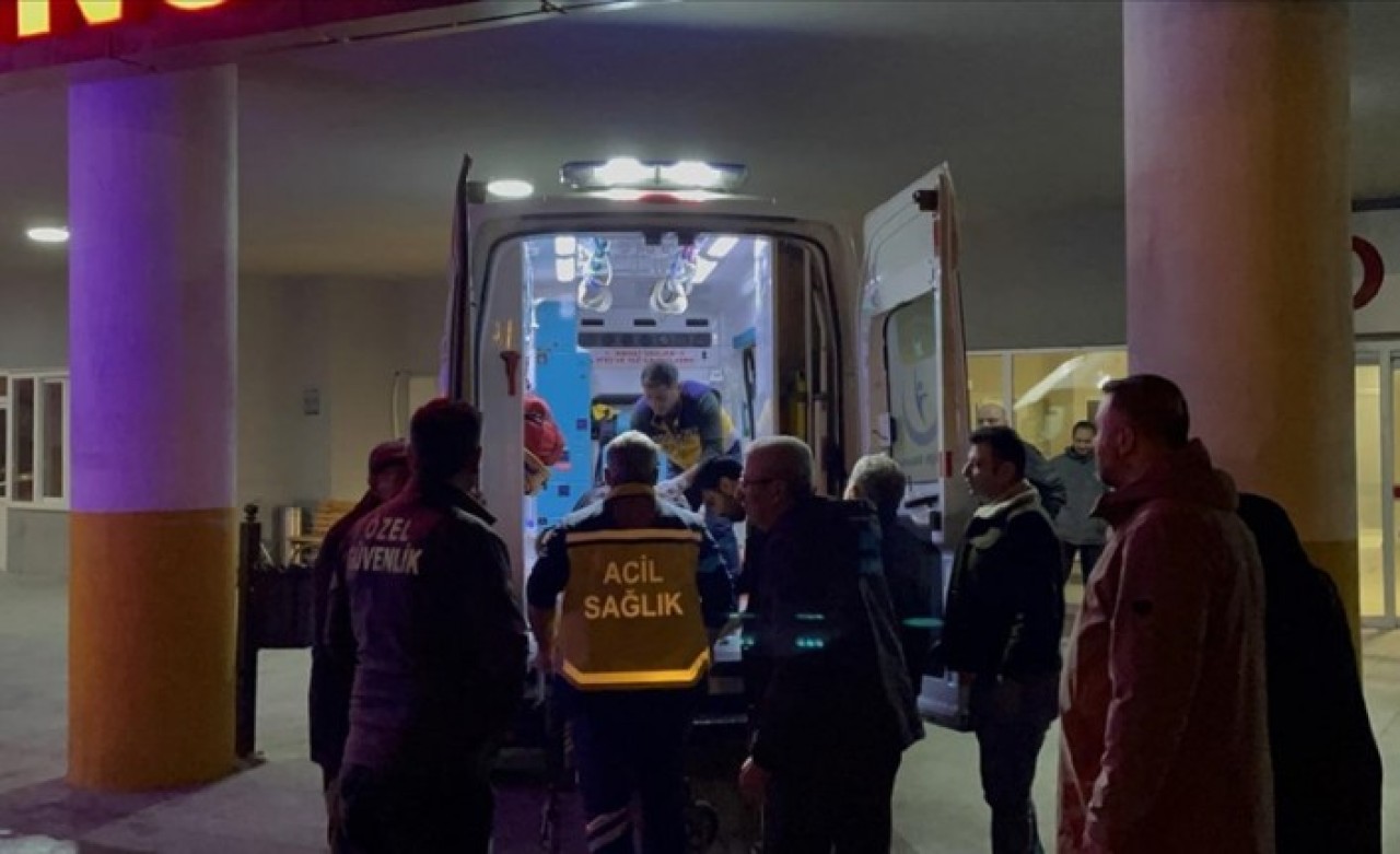 Erzincan'da feci kaza! Figen Can,  Medain Öztürk ve Doğukan Altundal öldü,  2 kişi ağır yaralandı