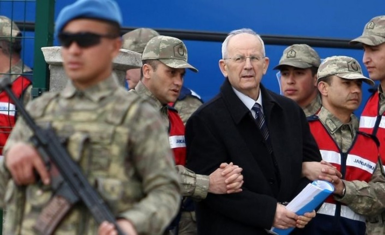 Eski 2. Ordu Komutanı Huduti darbe girişimine ilişkin davada 12, 5 yıl hapse çarptırıldı