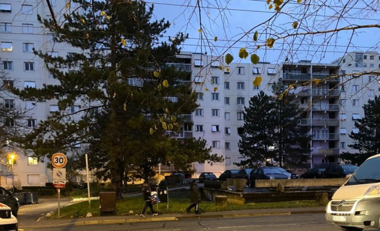 Fransa'da apartmandaki yangında 10 kişi öldü: 1 Türk'ten de haber alınamıyor