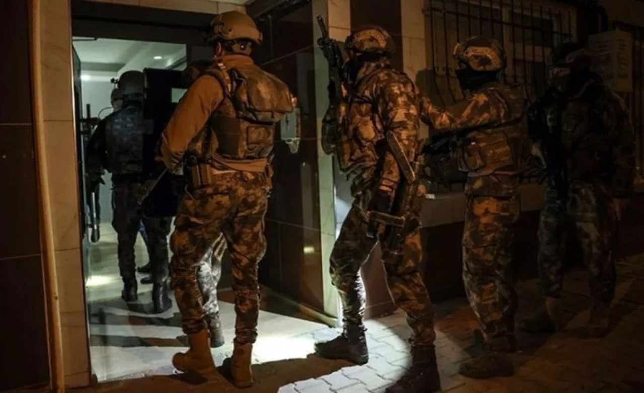 İstanbul'da DEAŞ,  EL KAİDE ve  HTŞ operasyonu!