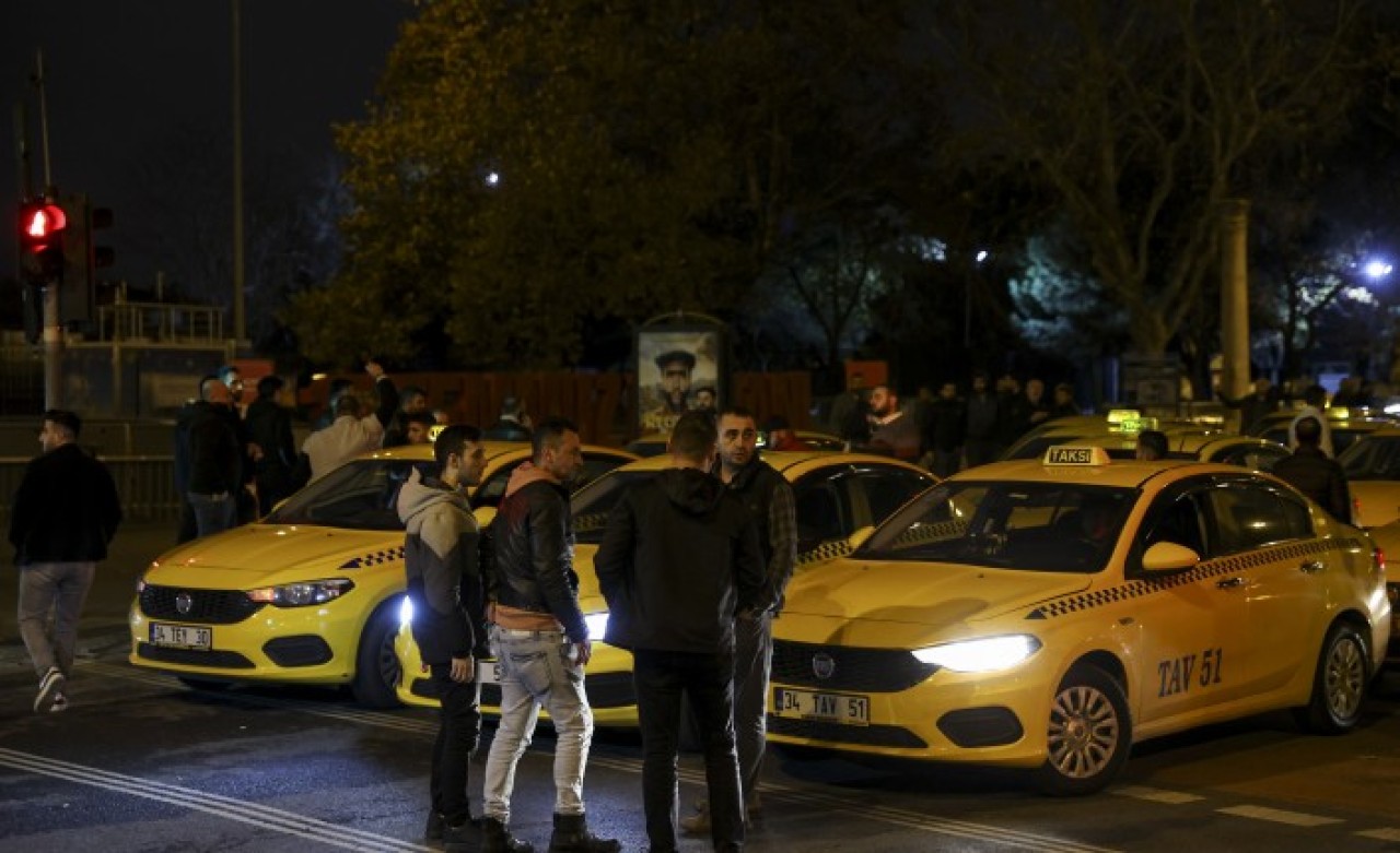 İstanbul'da taksicilerden protesto