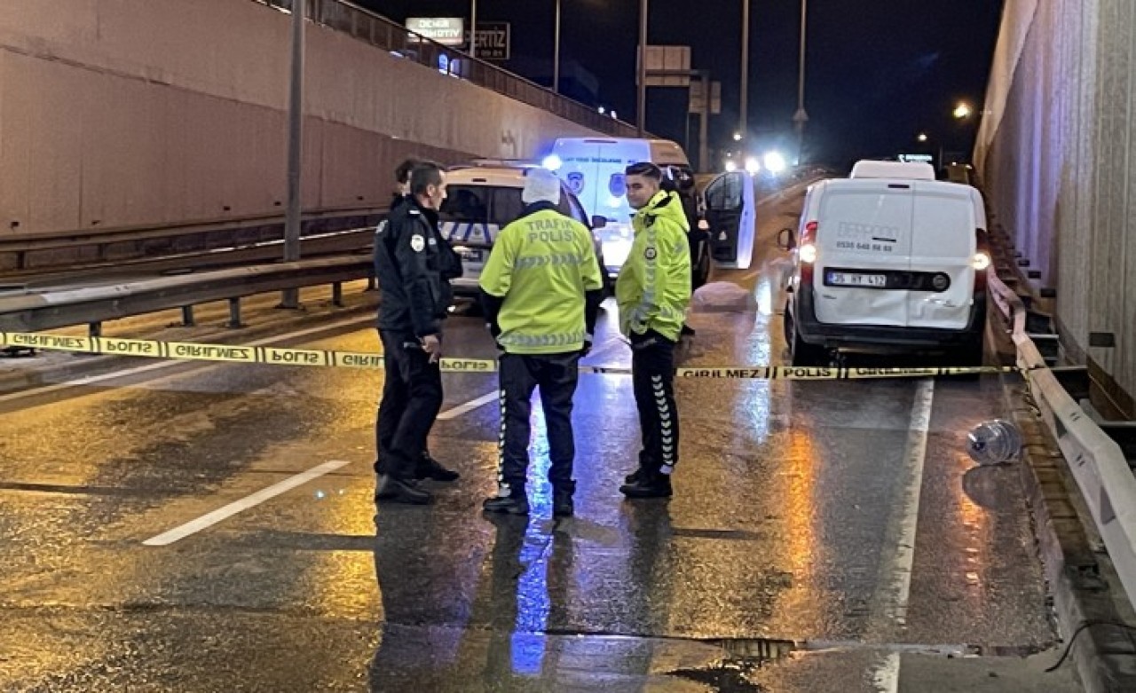 İzmir'de feci kaza: İsmail Akkol öldü