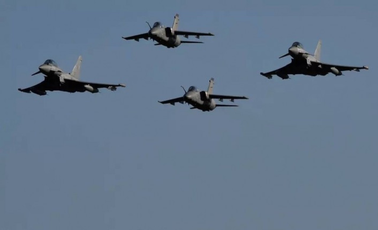 Yunanistan'a ait uçaklar hedef aldı! Ege'de gerilim had safhada