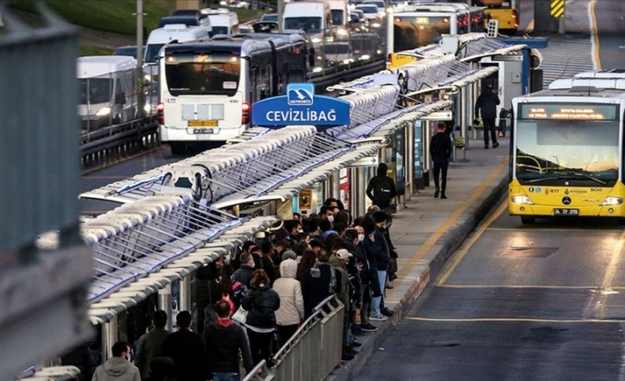Öğrenciye bedava olacak' vaatleri havada kaldı: 3 yılda tam bilete %388,  öğrenci biletine %399 oranında zam yapıldı