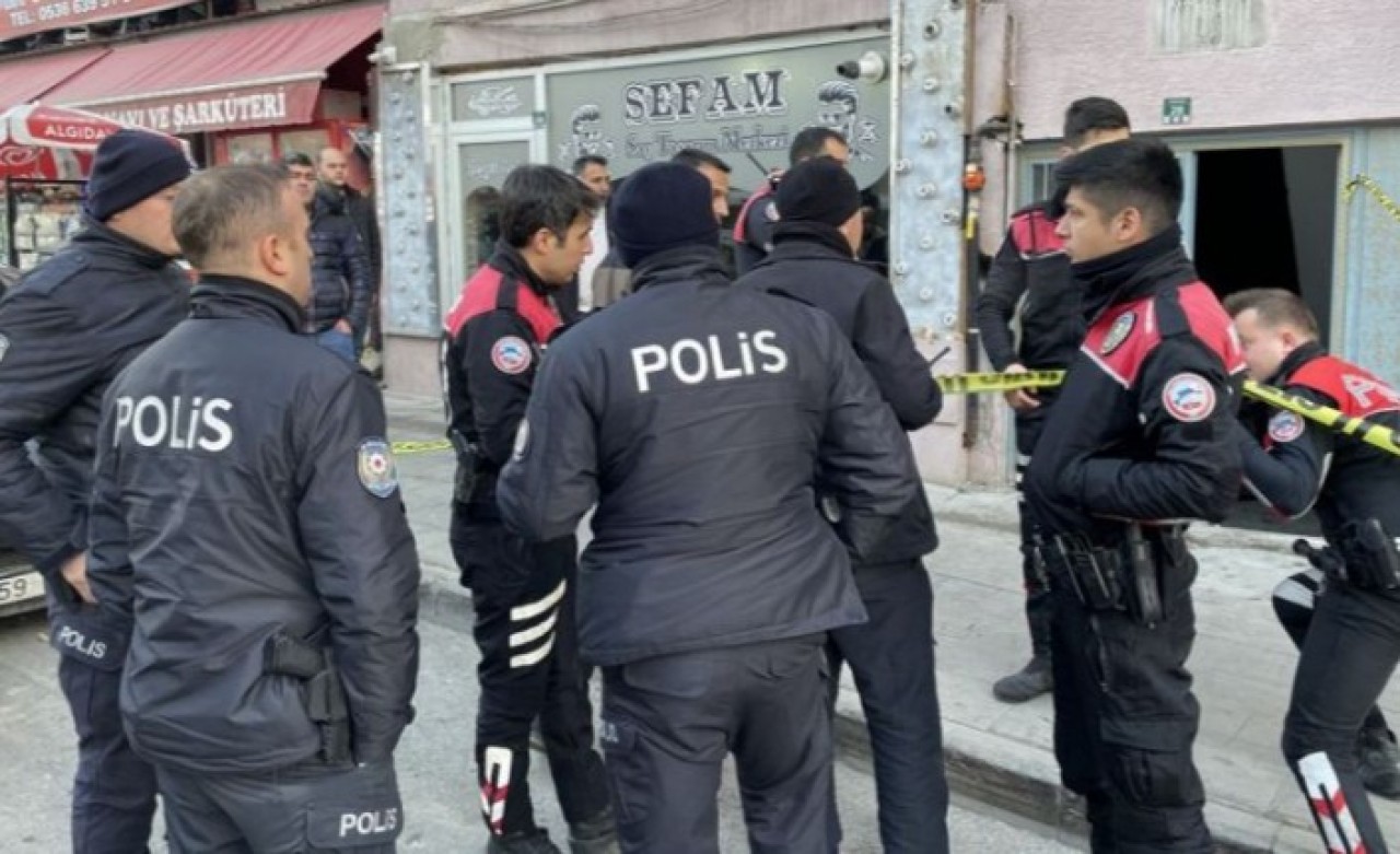 Para için canından oluyordu: Erzurum'da bıçaklı kavga!