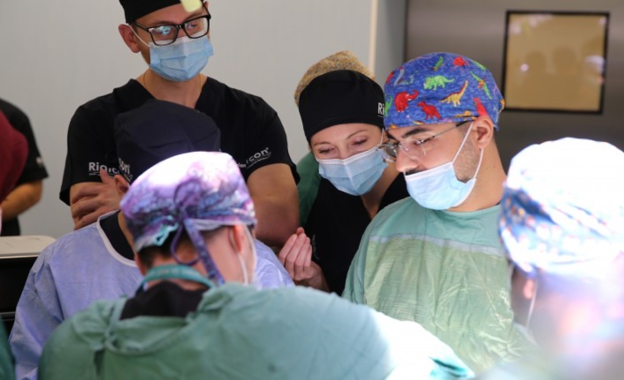 Türk hekimlerden İngiliz ve Amerikalı doktorlara eğitim