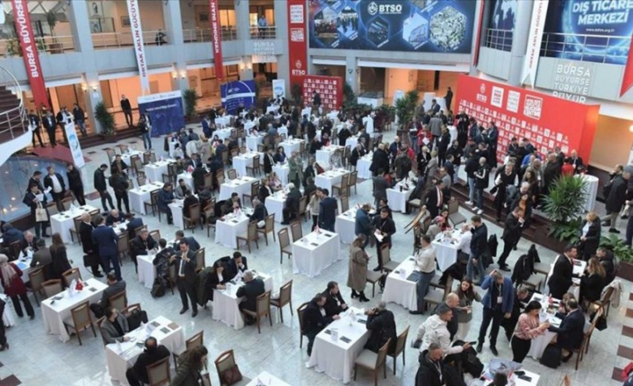 Türk makine imalatçıları Bursa'da 200'ü aşkın yabancı alıcı ile ikili iş görüşmesi yaptı