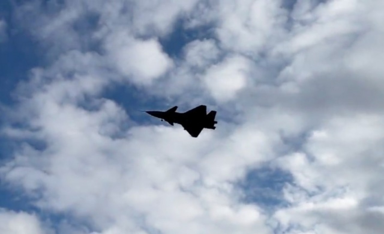 Türkiye’nin ilk insansız savaş uçağı Bayraktar Kızılelma ilk uçuşunu gerçekleştirdi