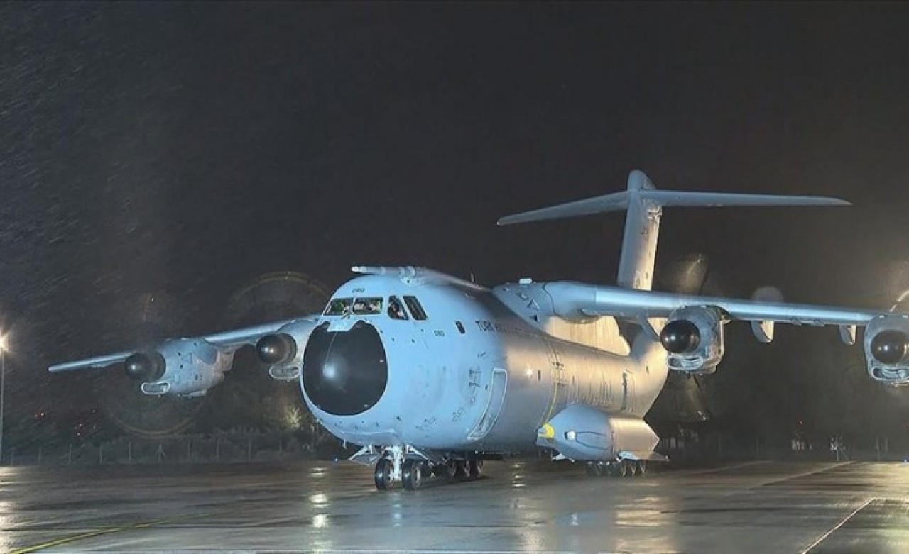 Ukrayna'da 10 aydır mahsur kalan 2 uçağımız Türkiye'ye döndü