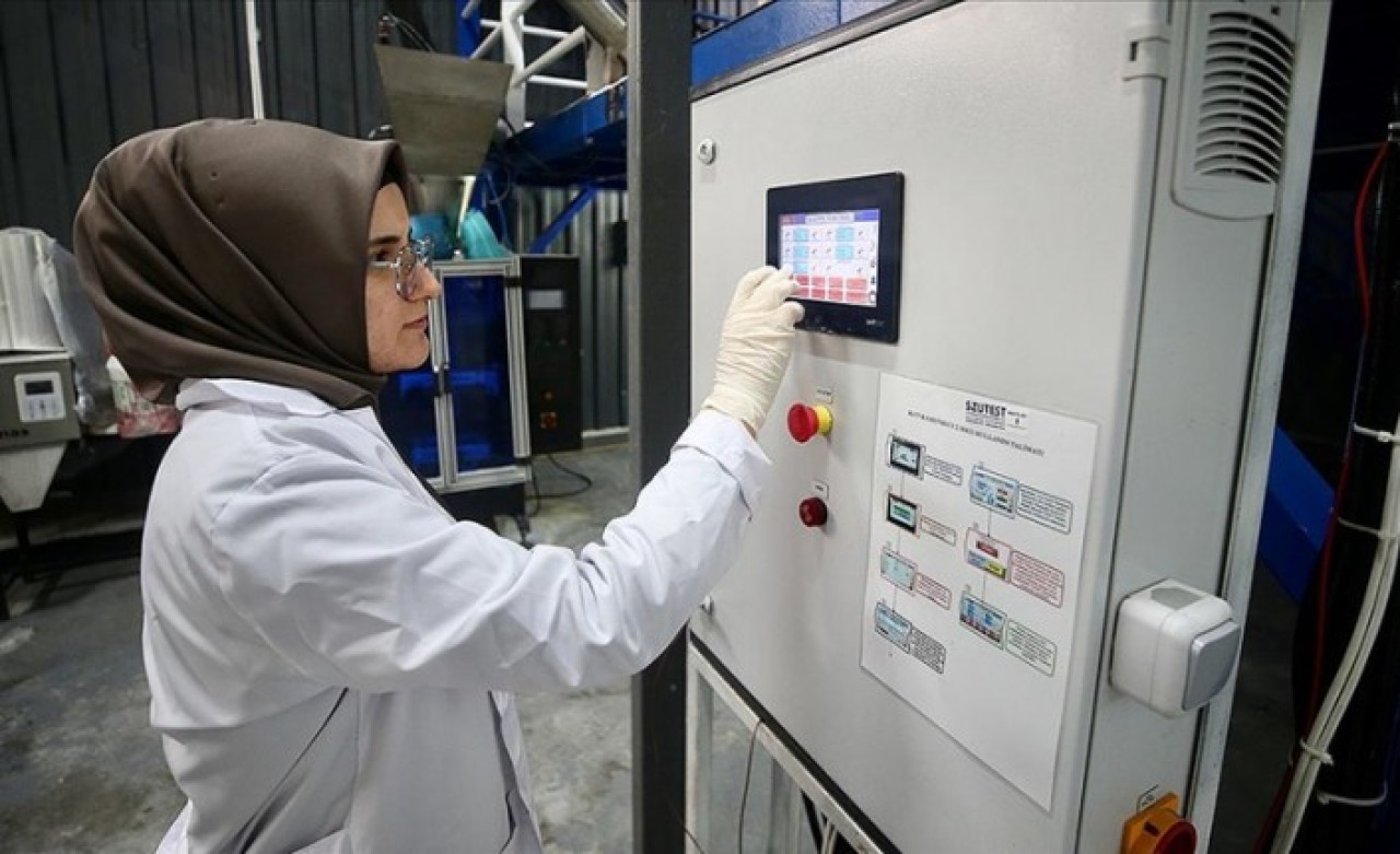 Üniversite-sanayi işbirliğiyle tekstil kimyasalları üretip ithalatın önüne geçtiler